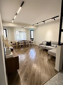 Satılır 2 otaqlı köhnə tikili 93 m² — Bakı, Bakıxanov 2 otaq 93.00 m²