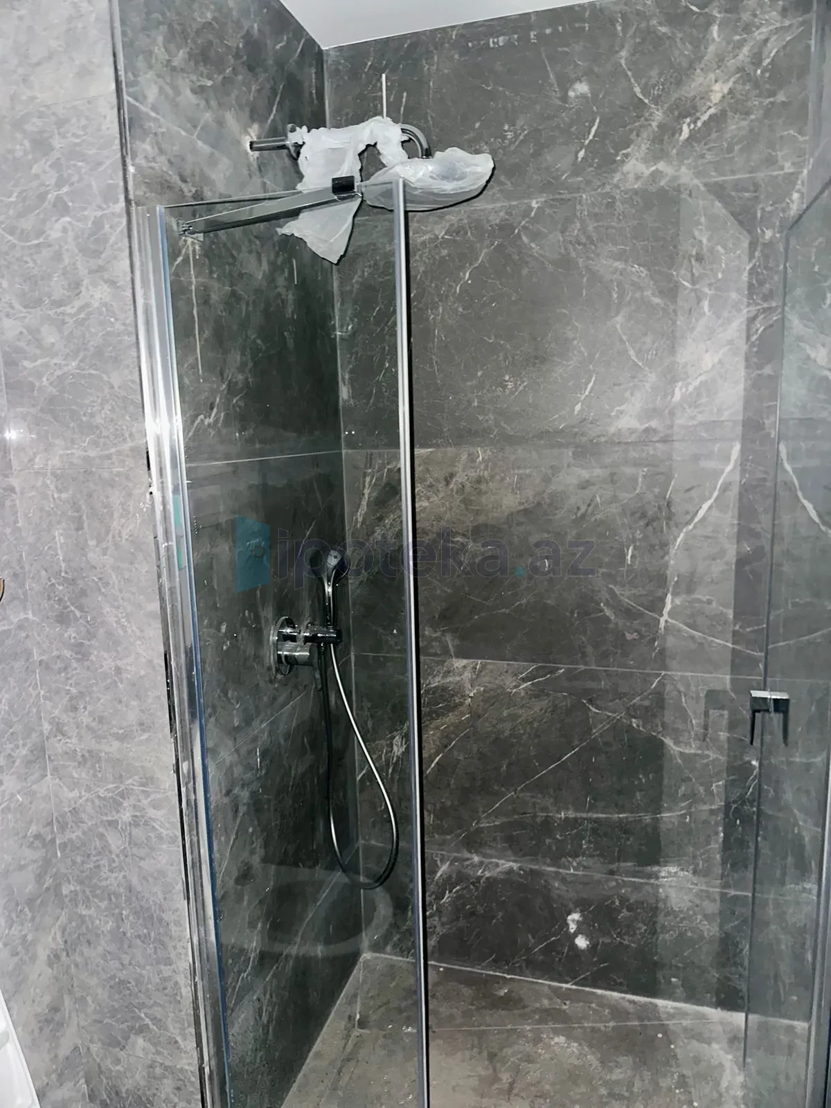 Satılır 4 otaqlı yeni tikili 130 m²