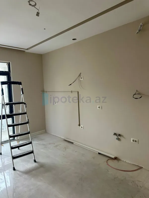 Satılır 4 otaqlı yeni tikili 130 m²