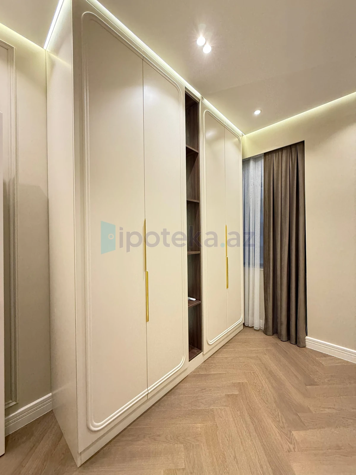 Satılır 3 otaqlı yeni tikili 85 m²