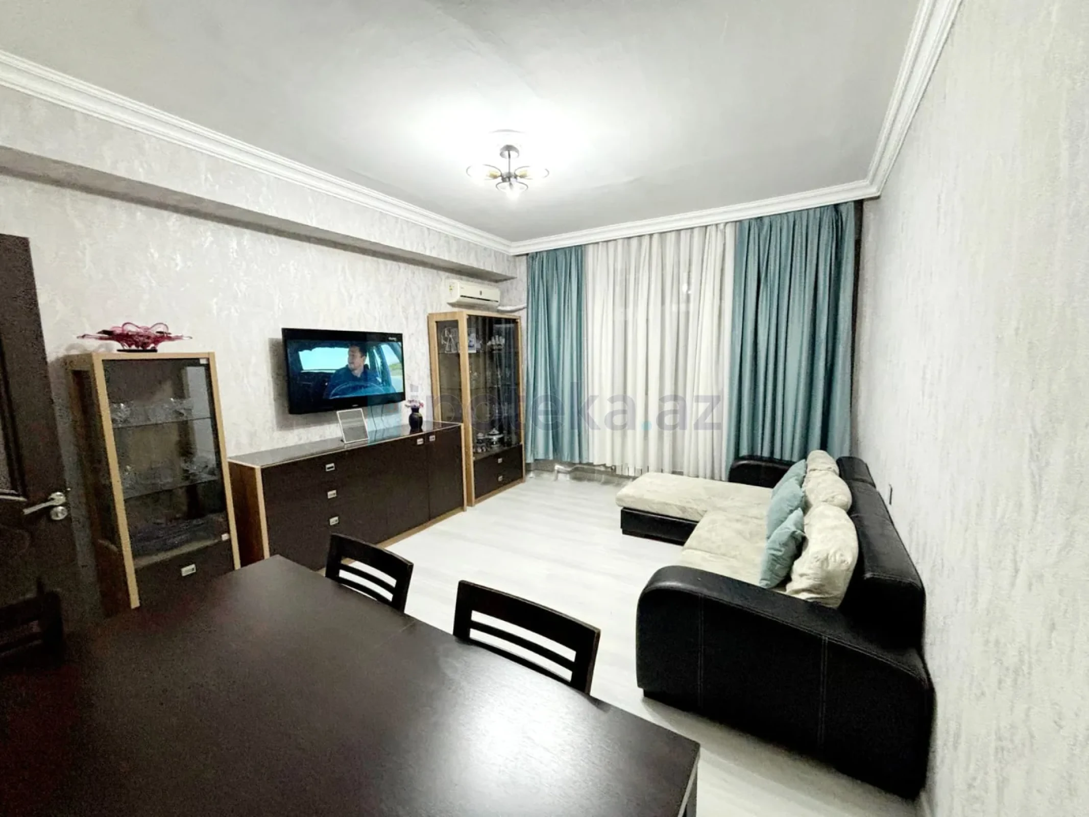 Satılır 3 otaqlı köhnə tikili 82 m²