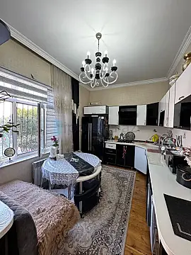 Satılır 6 otaqlı həyət evi 350 m²