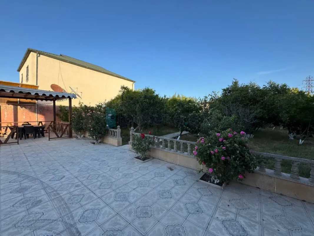 Satılır 6 otaqlı həyət evi 350 m²