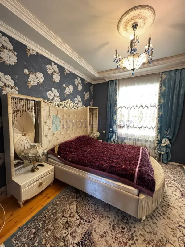 Satılır 6 otaqlı həyət evi 350 m²
