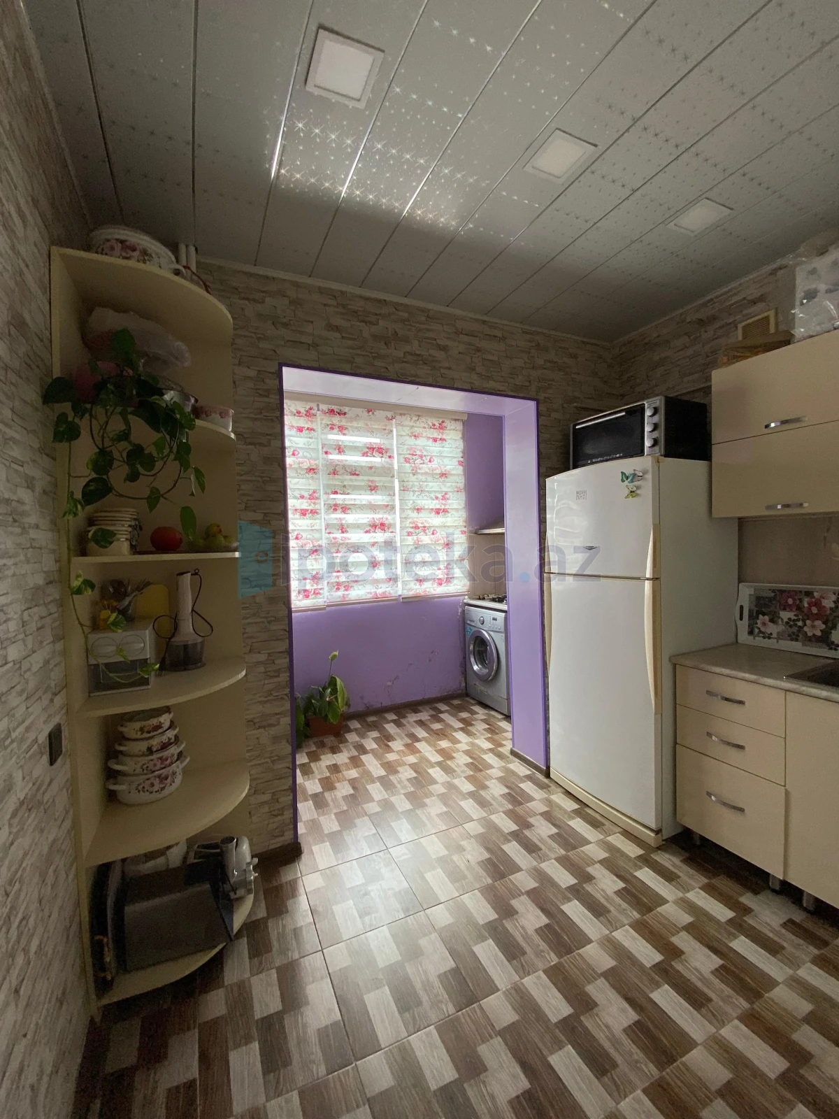 Satılır 2 otaqlı köhnə tikili 60 m²