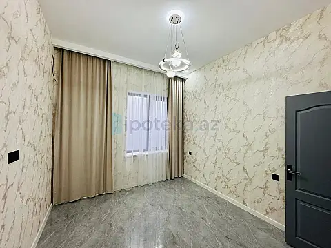 Satılır 4 otaqlı mənzil 130 m²