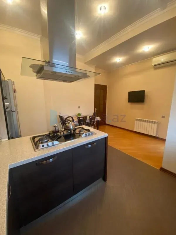 Satılır 4 otaqlı yeni tikili 170 m²