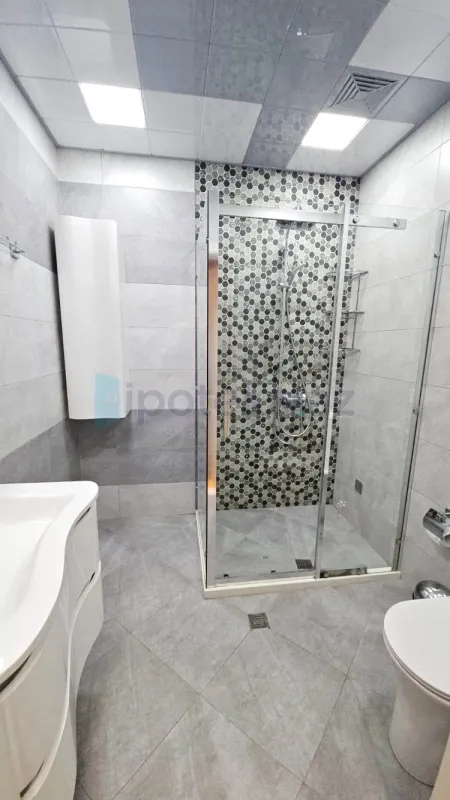 Satılır 3 otaqlı yeni tikili 180 m²