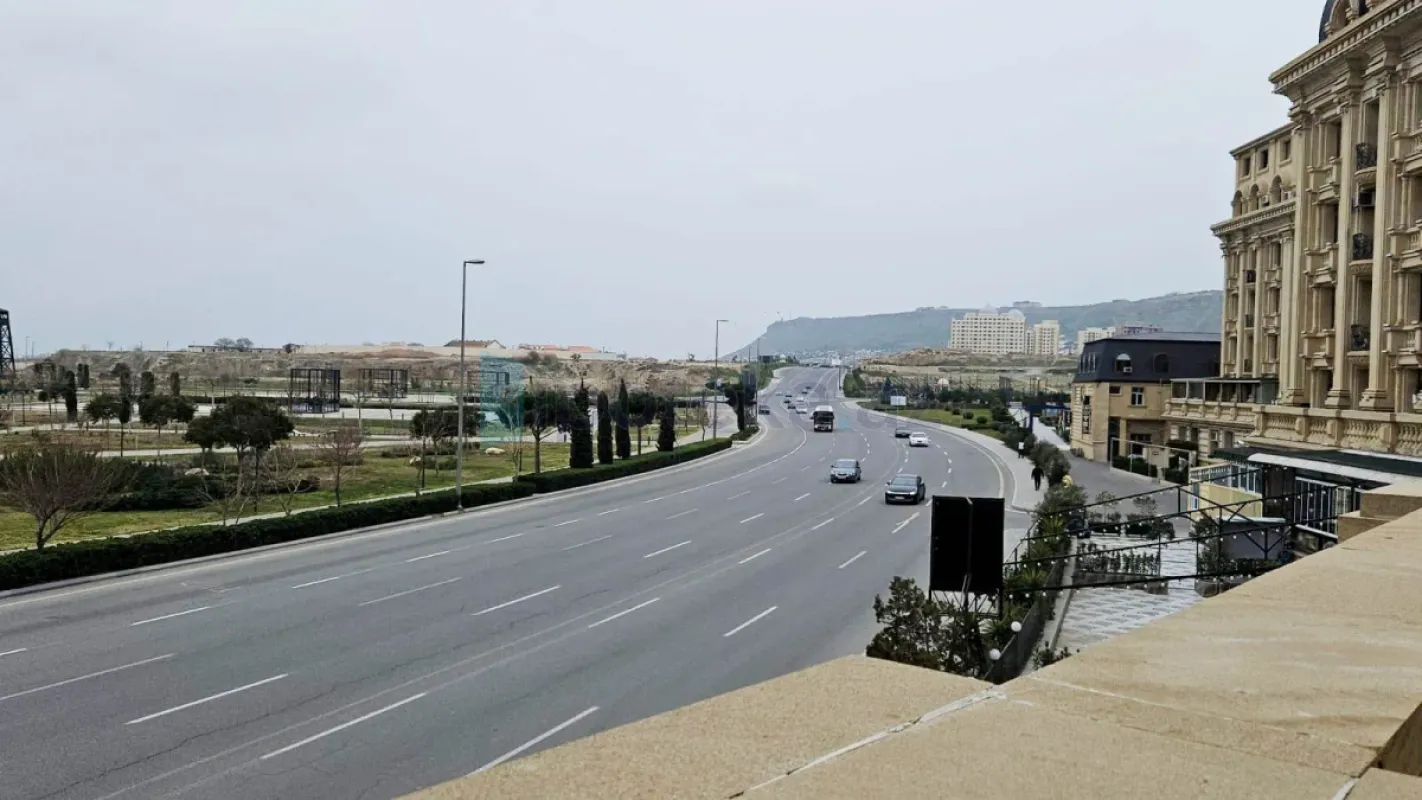 Satılır 3 otaqlı yeni tikili 180 m²