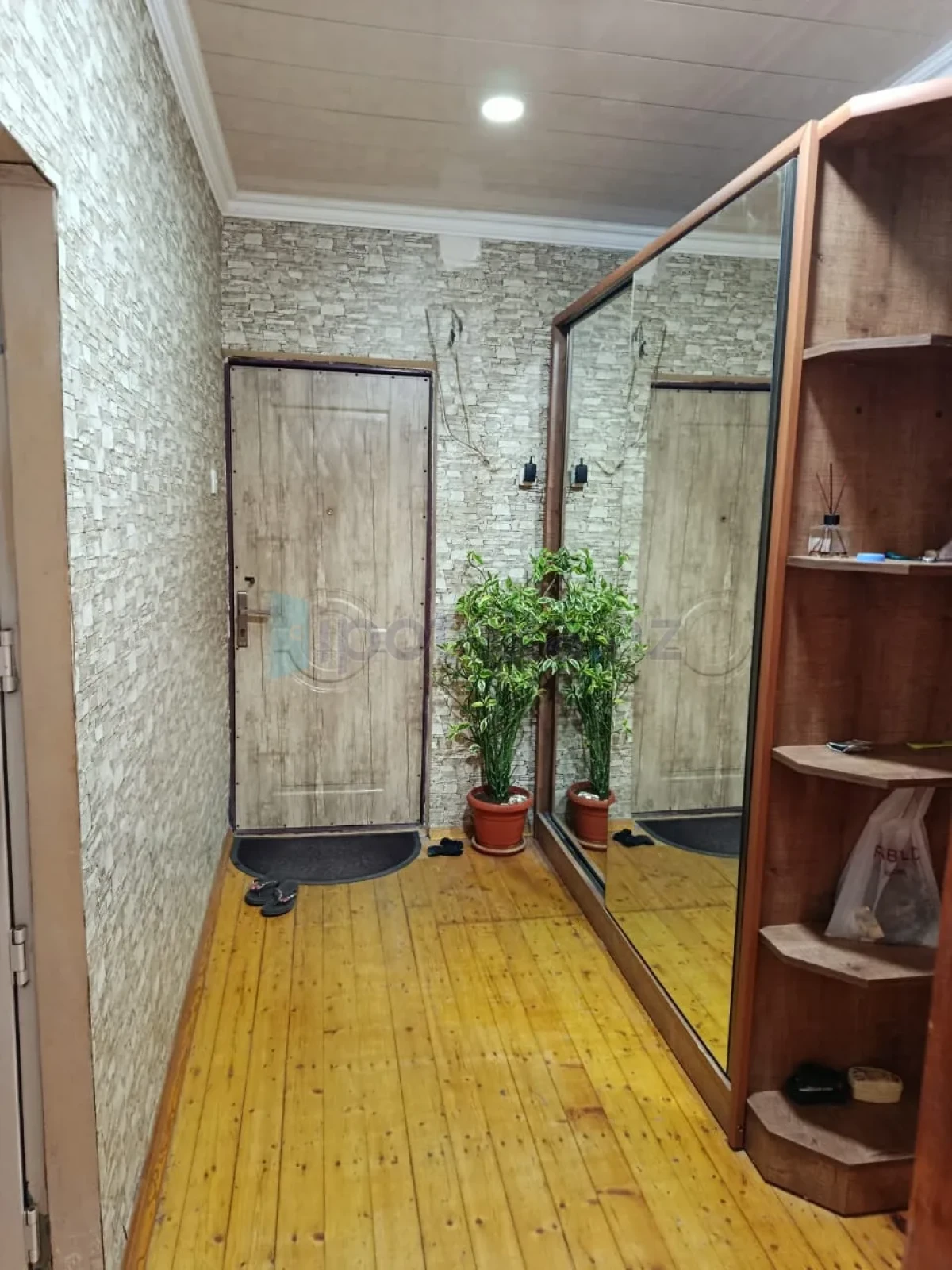 Satılır 3 otaqlı köhnə tikili 80 m²