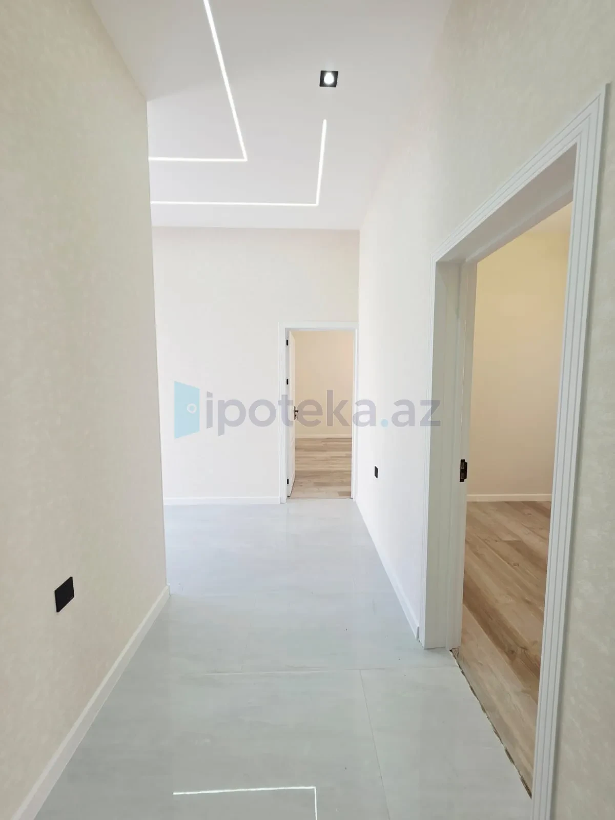 Satılır 4 otaqlı mənzil 160 m²