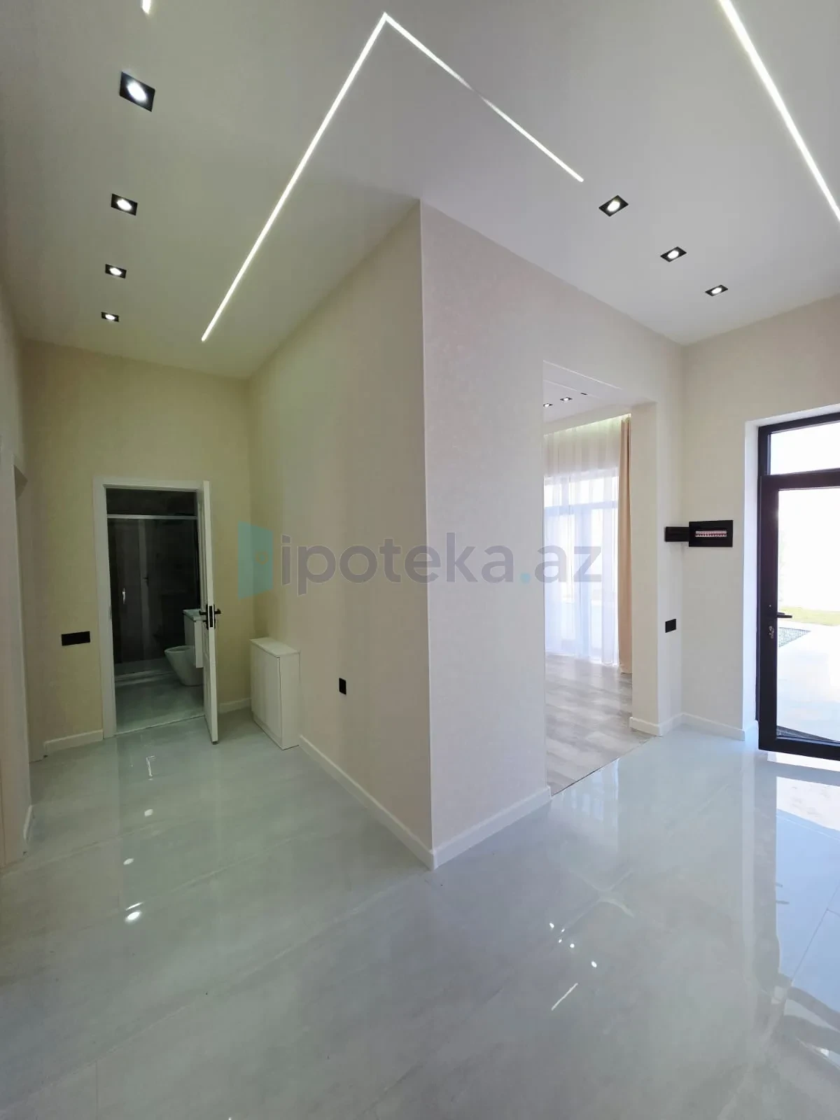 Satılır 4 otaqlı mənzil 160 m²