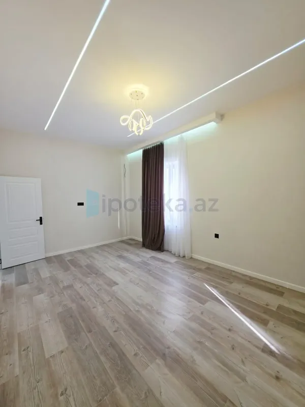 Satılır 4 otaqlı mənzil 160 m²