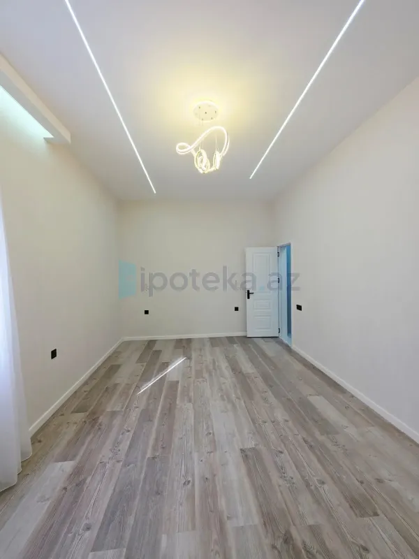 Satılır 4 otaqlı mənzil 160 m²