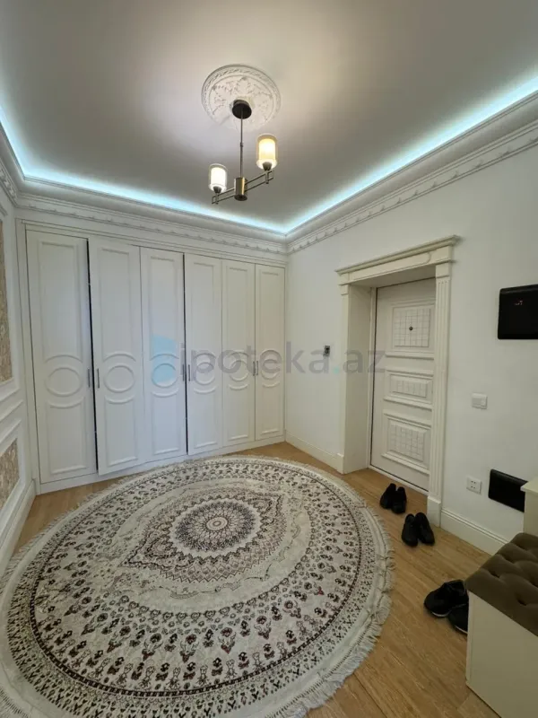 Satılır 3 otaqlı yeni tikili 138 m²