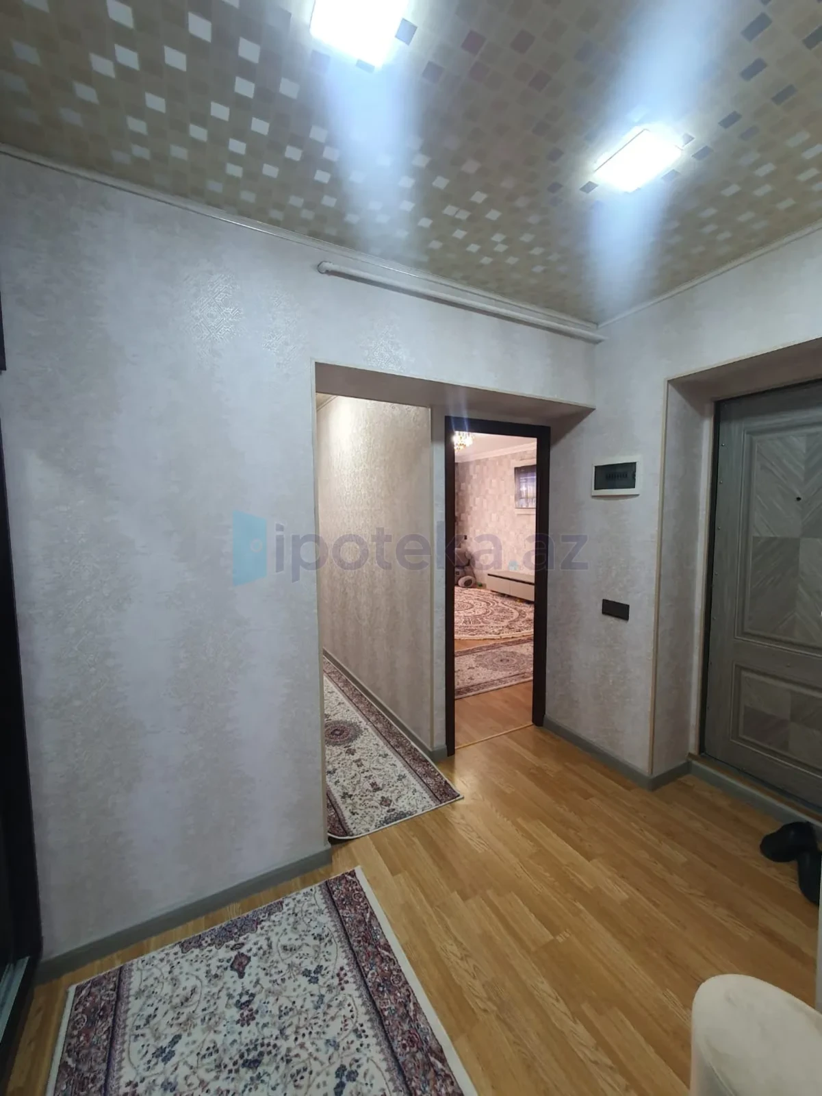 Satılır 2 otaqlı köhnə tikili 55 m²