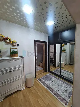 Satılır 2 otaqlı köhnə tikili 55 m²