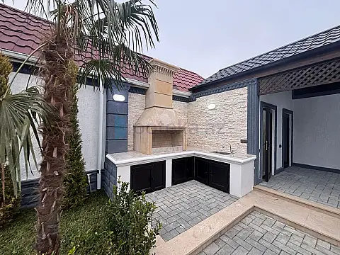 Satılır 4 otaqlı mənzil 140 m²