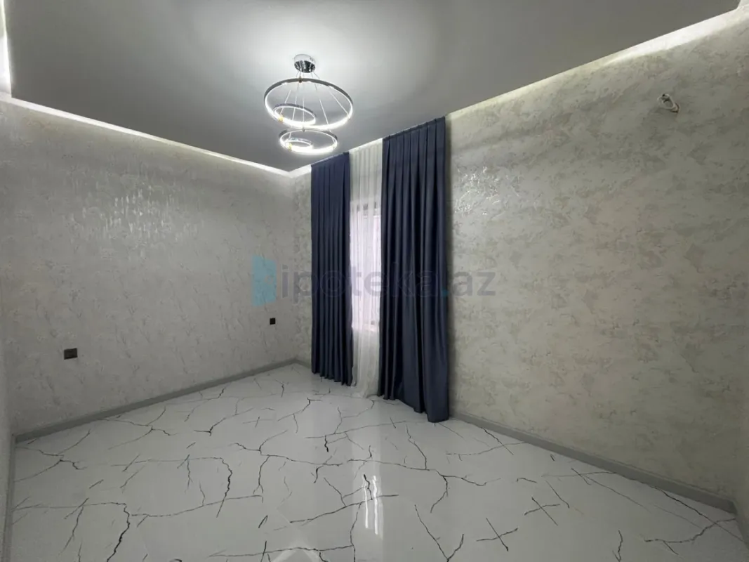 Satılır 4 otaqlı mənzil 140 m²