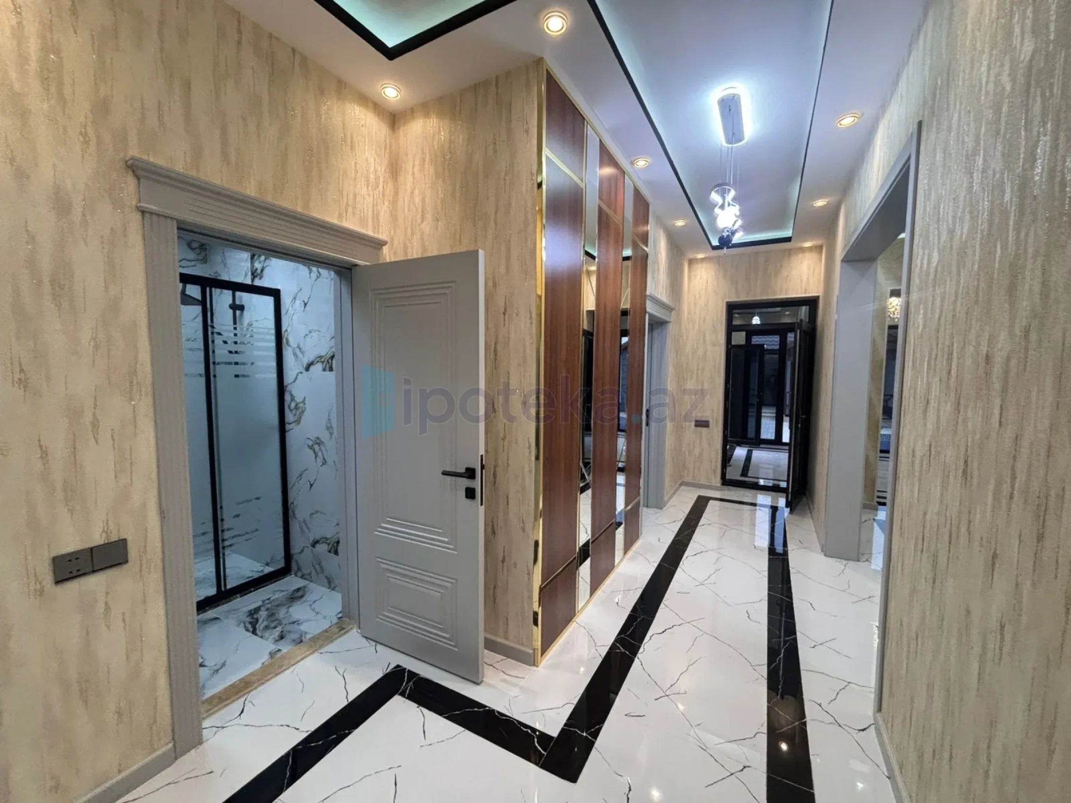 Satılır 4 otaqlı mənzil 140 m²