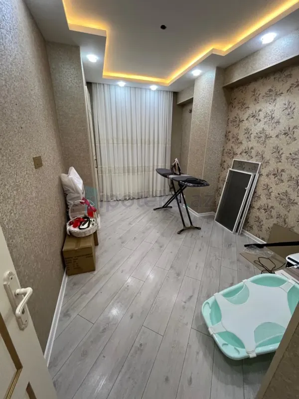 Satılır 3 otaqlı yeni tikili 85 m²