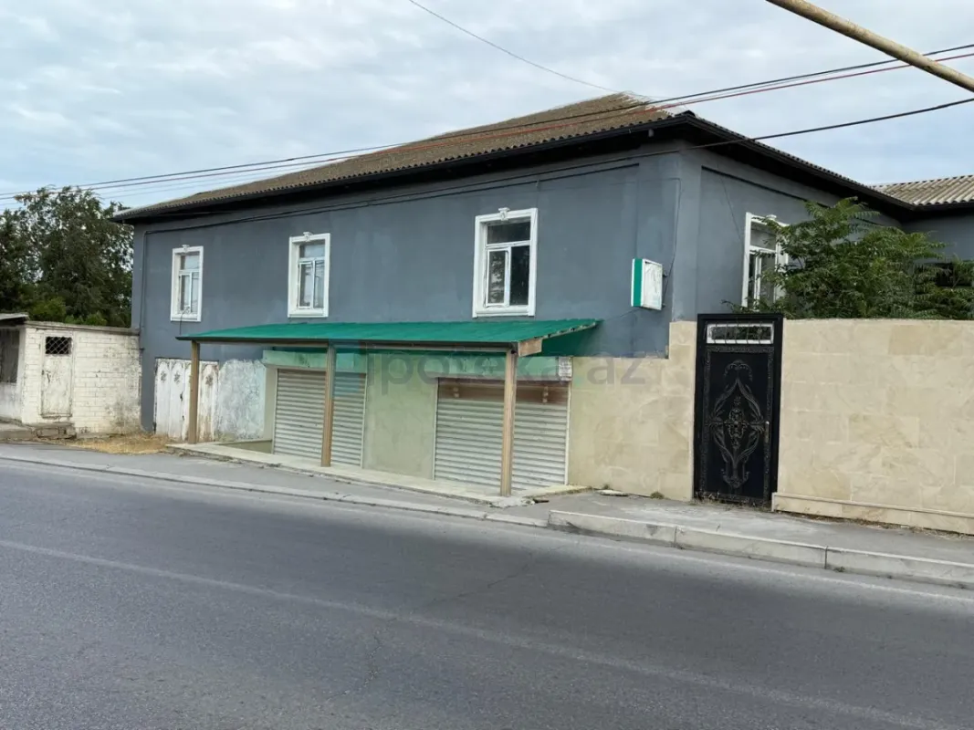 Satılır 6 otaqlı həyət evi 235 m²