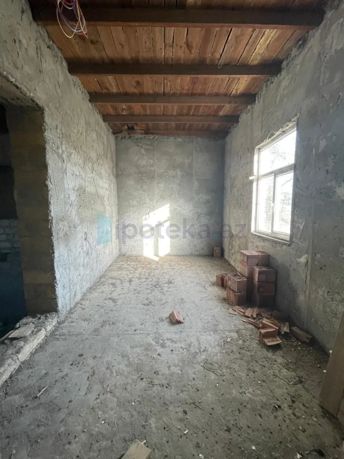 Satılır 6 otaqlı həyət evi 235 m²