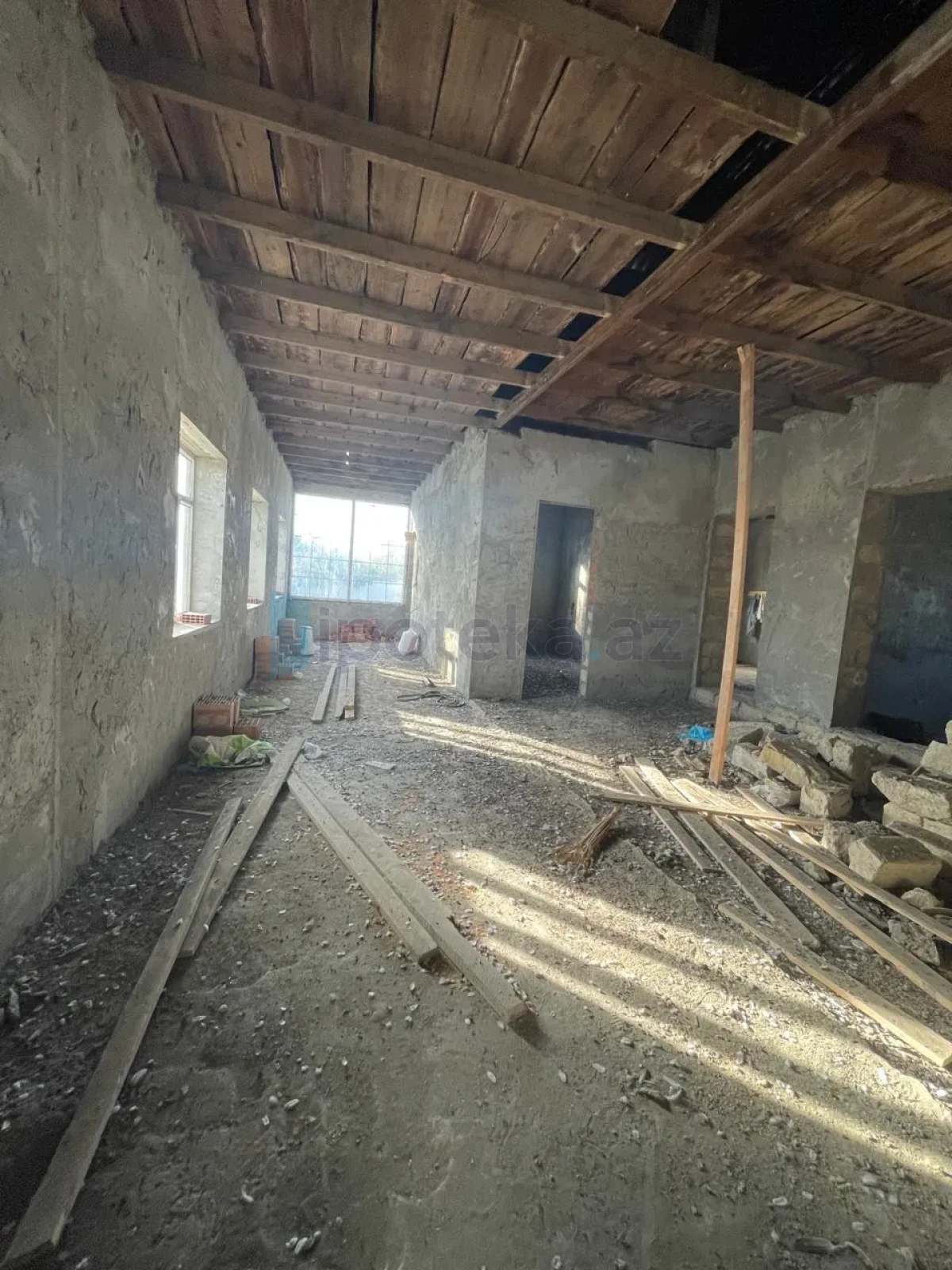 Satılır 6 otaqlı həyət evi 235 m²