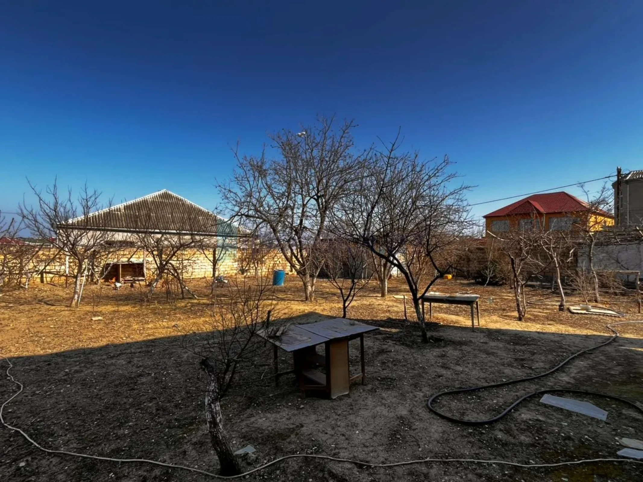 Satılır 8 otaqlı həyət evi 220 m²