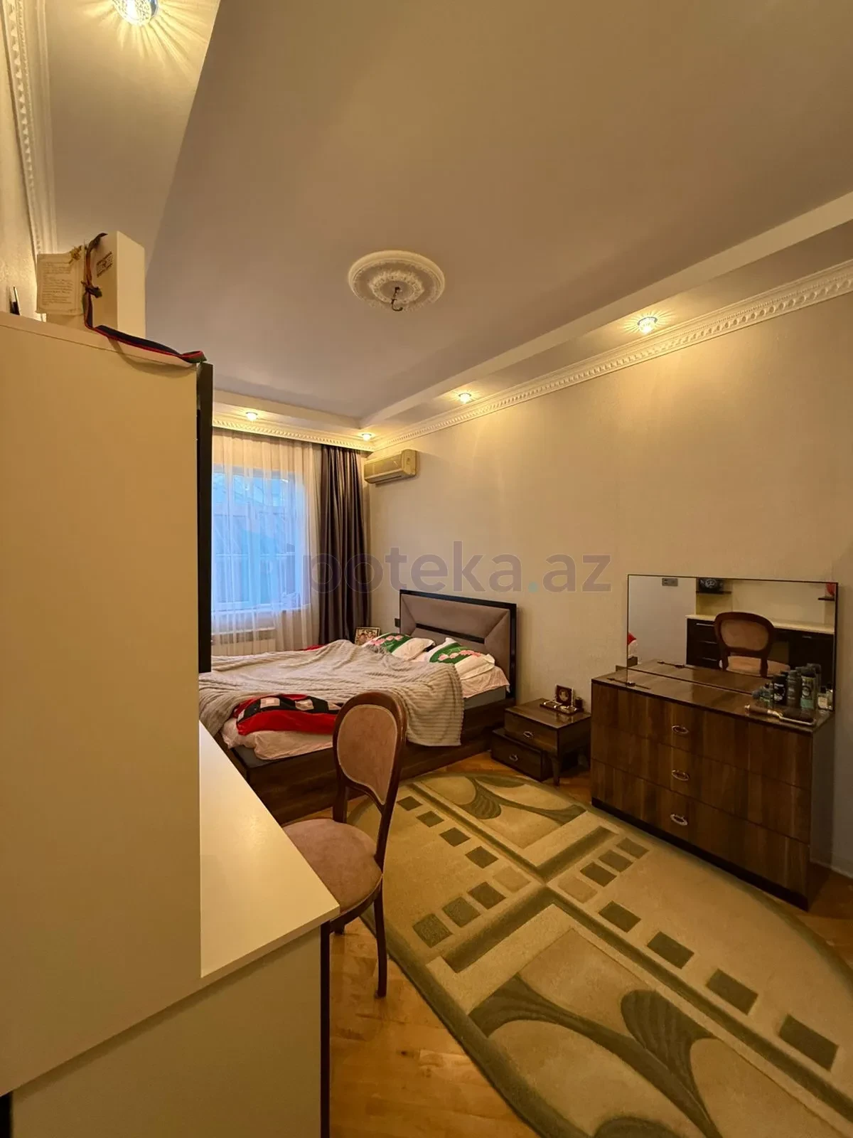 Satılır 6 otaqlı həyət evi 202 m²