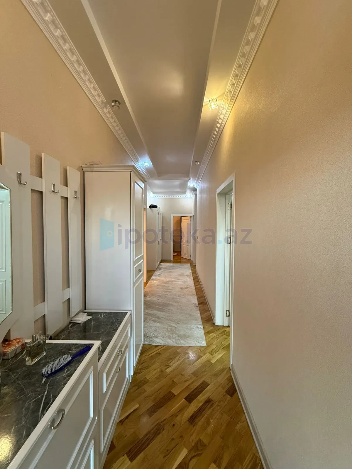 Satılır 6 otaqlı həyət evi 202 m²