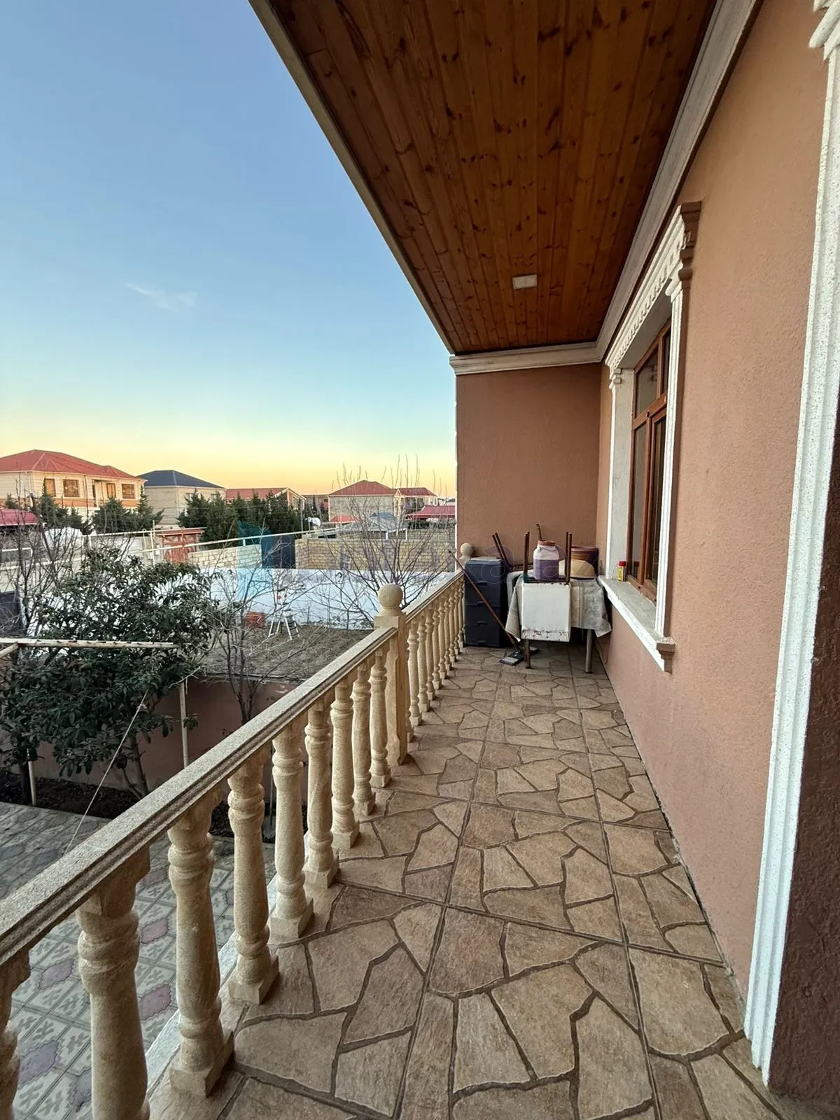 Satılır 6 otaqlı həyət evi 202 m²