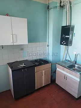 Satılır 4 otaqlı köhnə tikili 110 m²