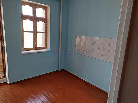Satılır 4 otaqlı köhnə tikili 110 m²