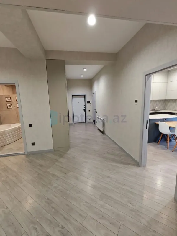 Satılır 4 otaqlı yeni tikili 135 m²