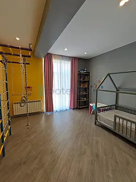 Satılır 4 otaqlı yeni tikili 135 m²