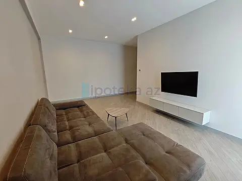 Satılır 4 otaqlı yeni tikili 135 m²