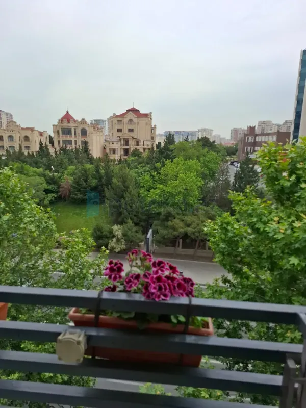 Satılır 2 otaqlı köhnə tikili 45 m²