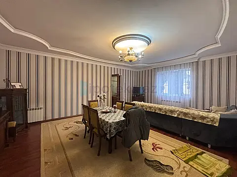 Satılır 5 otaqlı mənzil 160 m²