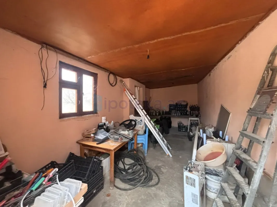 Satılır 5 otaqlı mənzil 160 m²