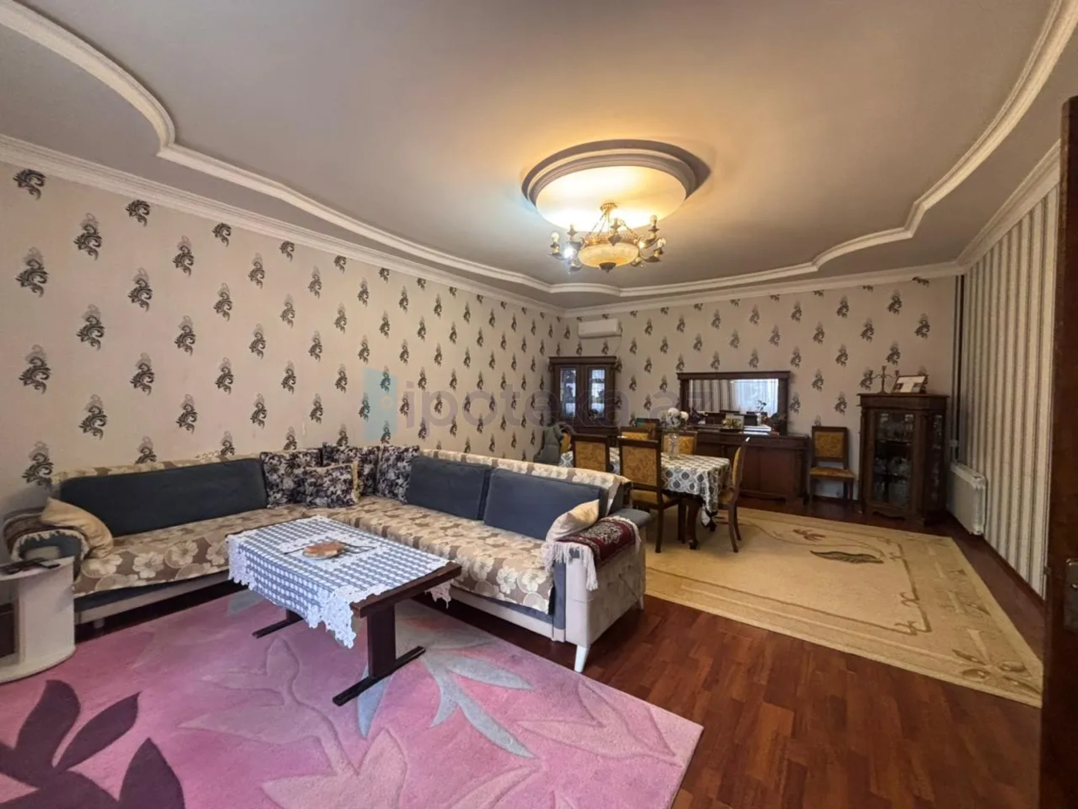 Satılır 5 otaqlı mənzil 160 m²