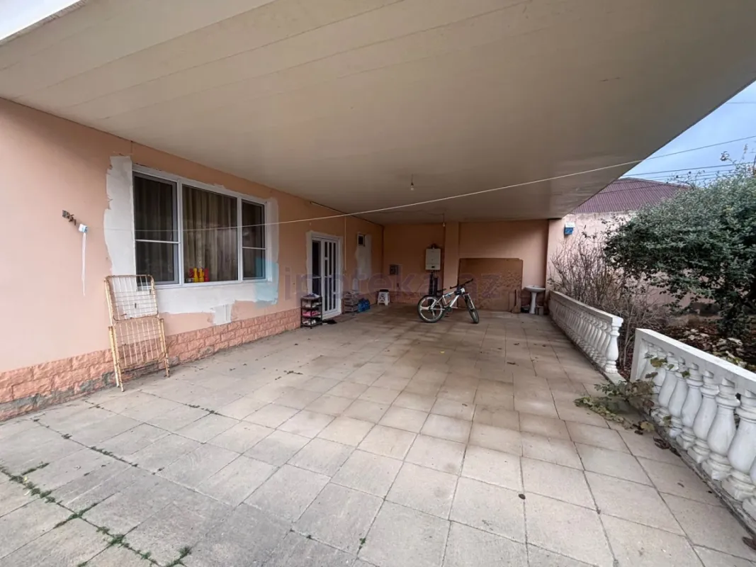 Satılır 5 otaqlı mənzil 160 m²