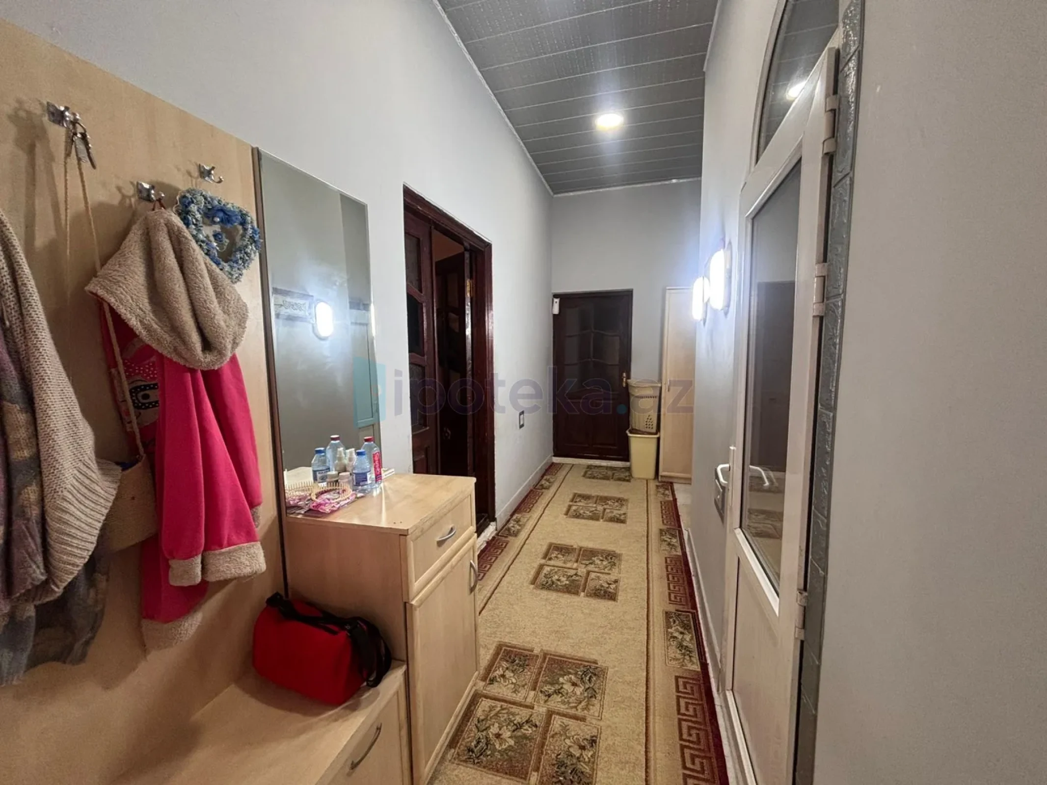 Satılır 5 otaqlı mənzil 160 m²