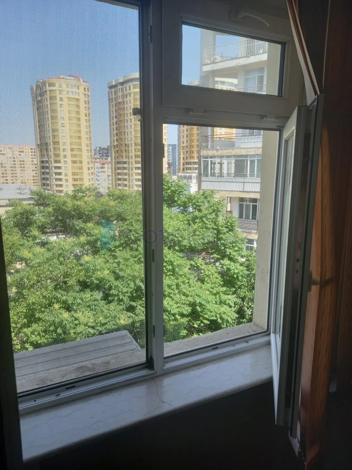 Satılır 1 otaqlı köhnə tikili 32 m²