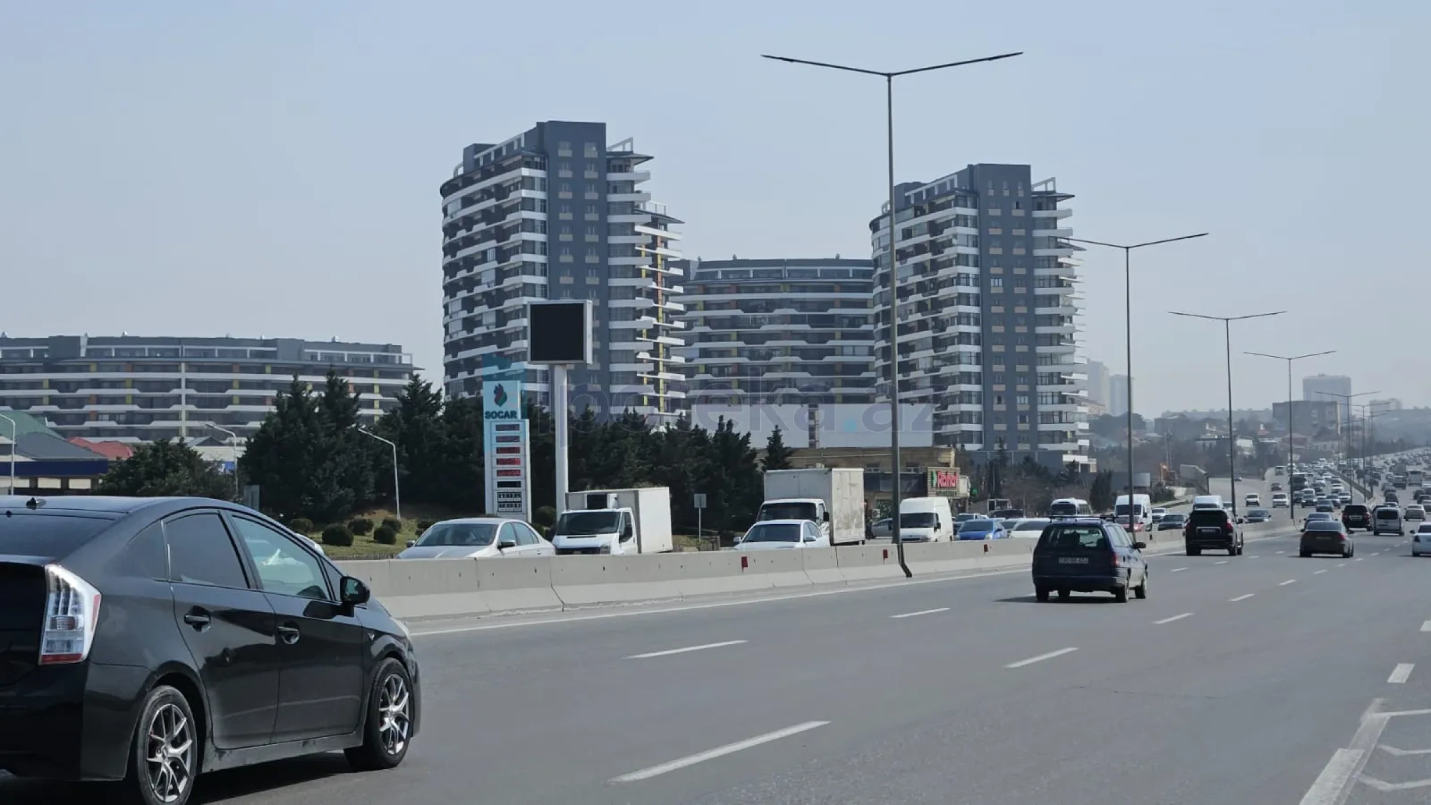 Satılır 10 otaqlı həyət evi 850 m²