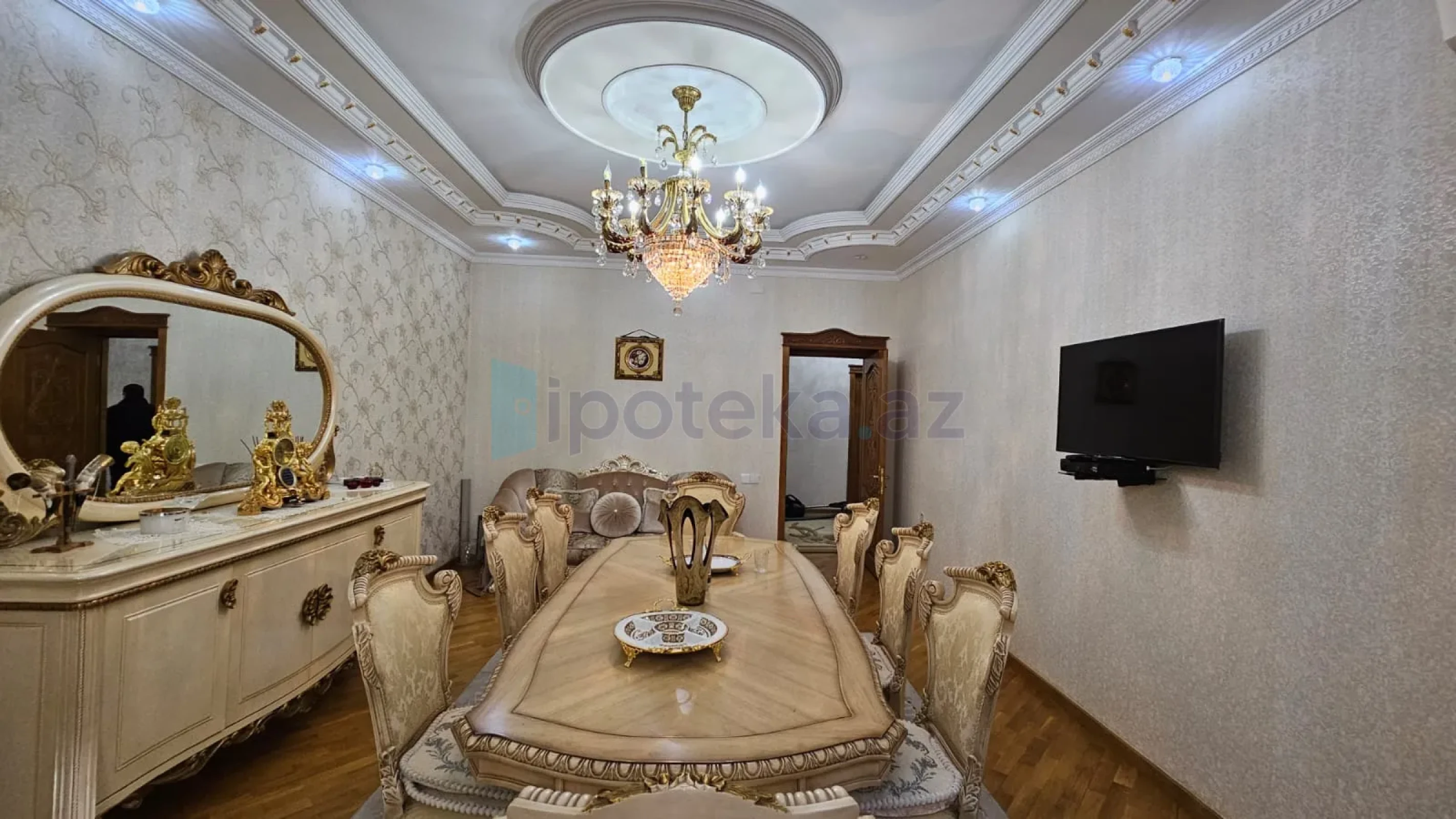 Satılır 10 otaqlı həyət evi 850 m²