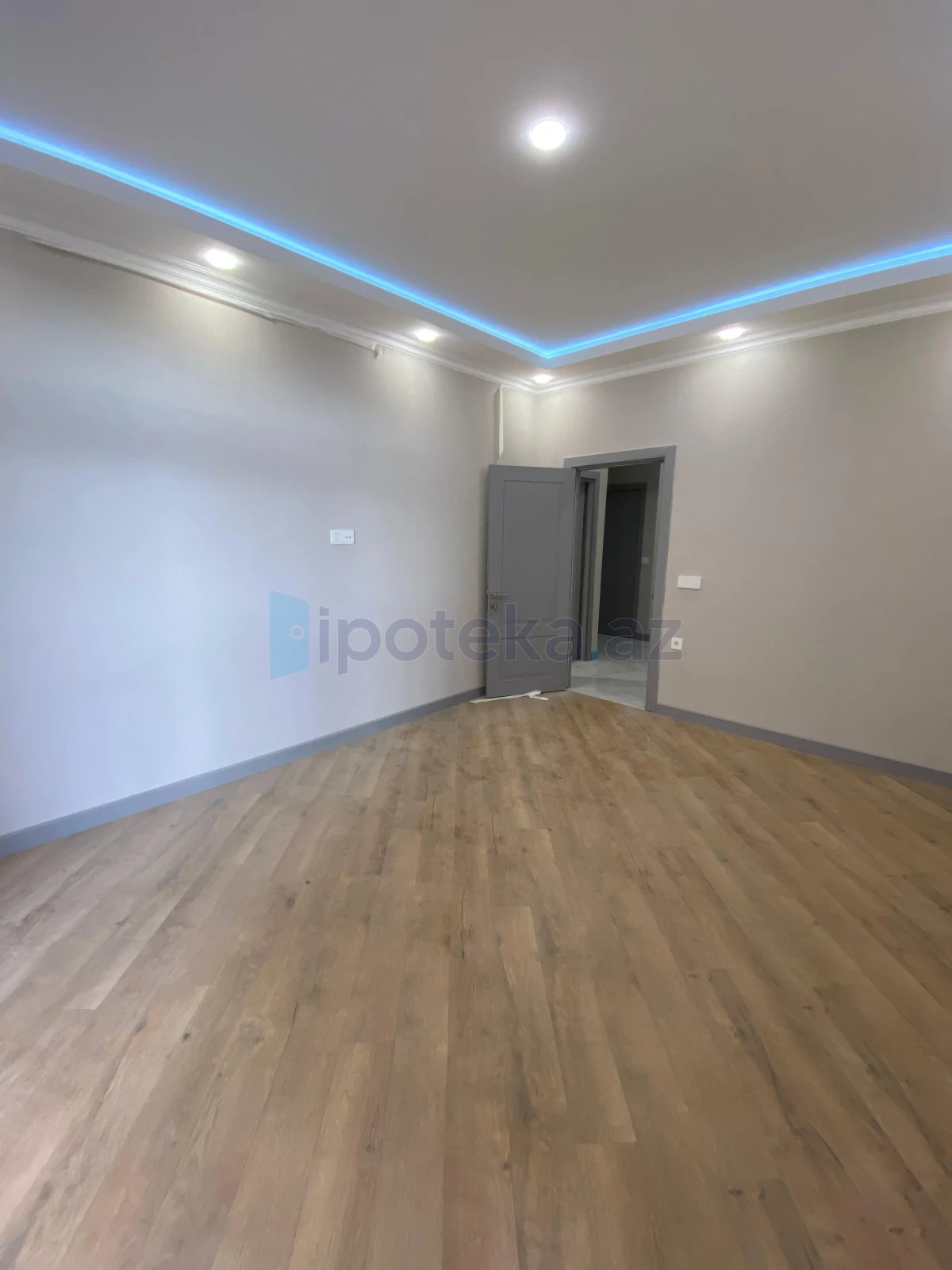 Satılır 3 otaqlı yeni tikili 112 m²