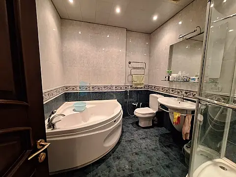 Satılır 4 otaqlı yeni tikili 155 m²