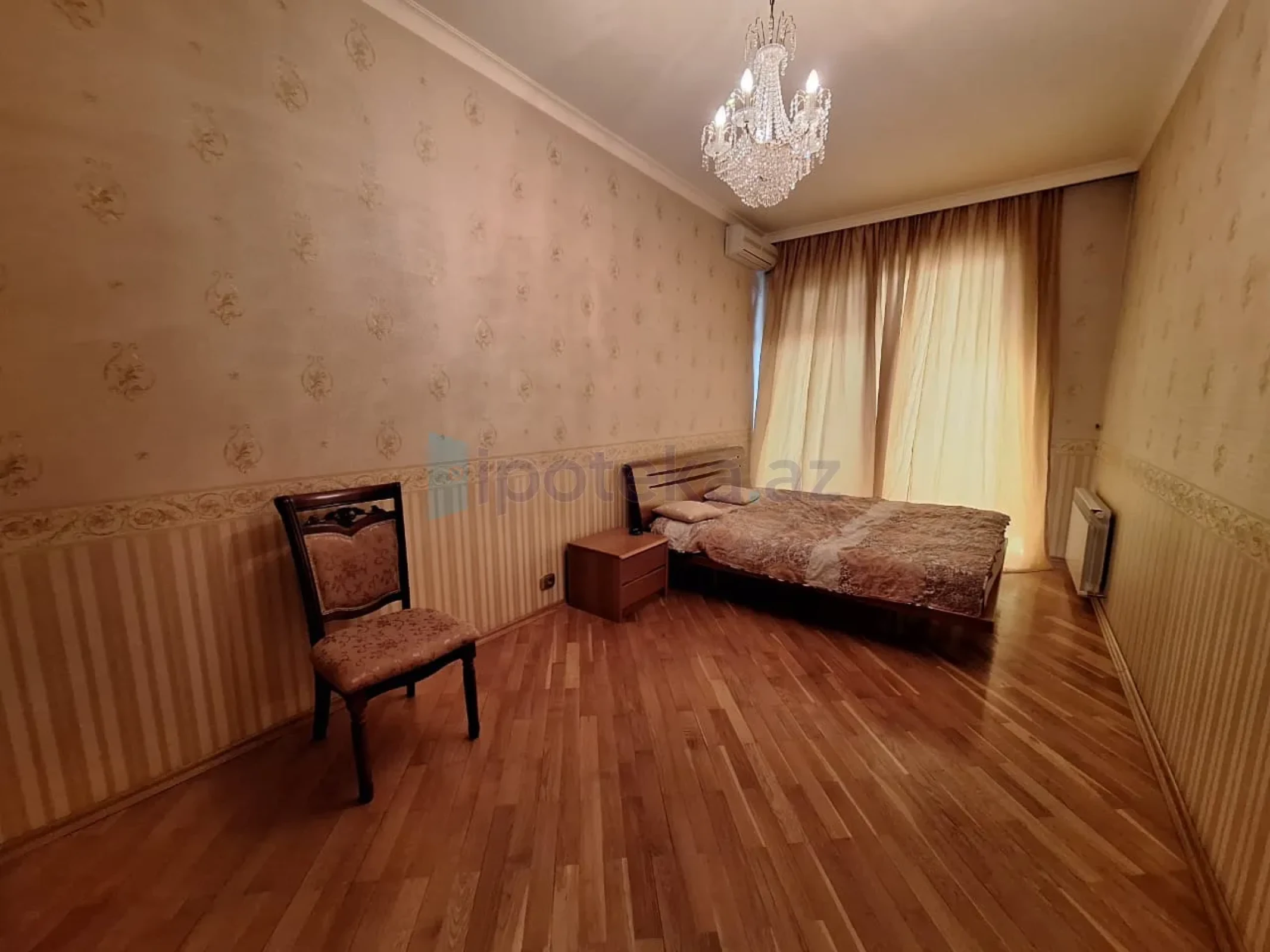 Satılır 4 otaqlı yeni tikili 155 m²