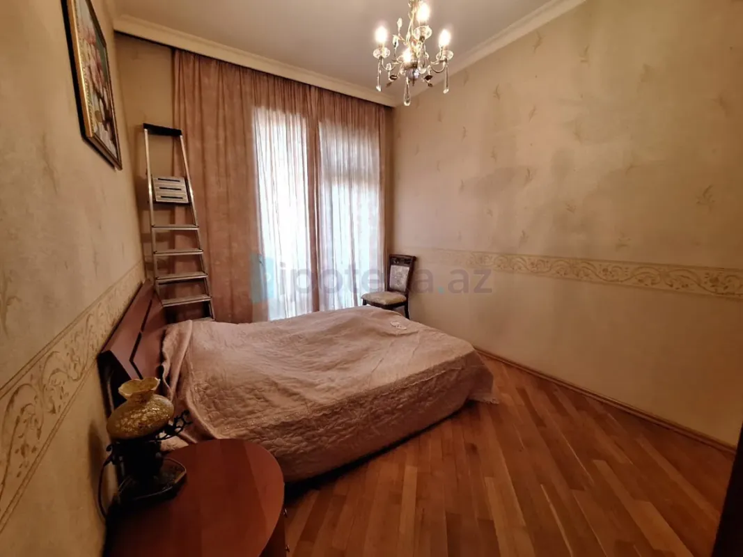 Satılır 4 otaqlı yeni tikili 155 m²